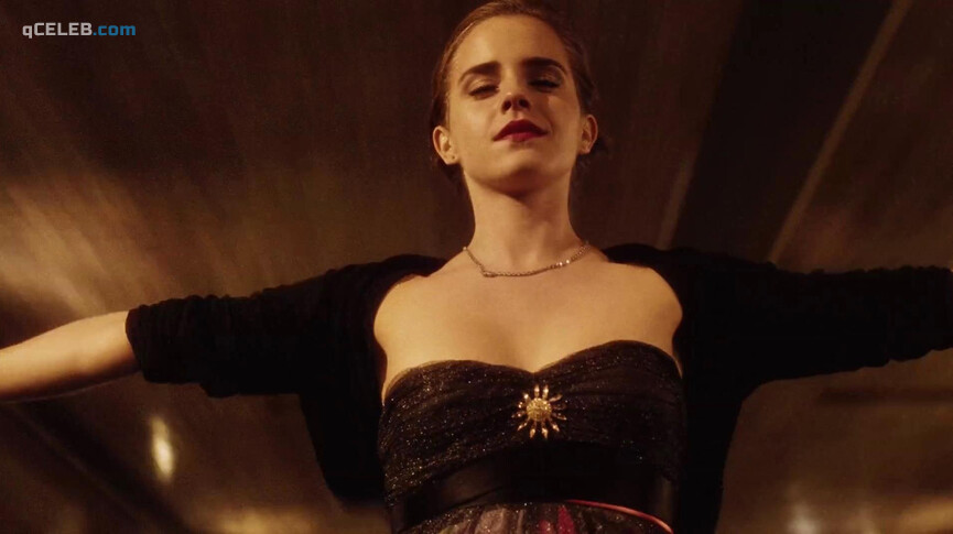 2. Emma Watson sexy – The Perks of Being a Wallflower (2012)