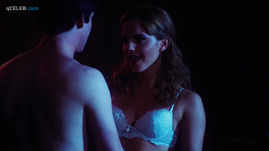 3. Emma Watson sexy – The Perks of Being a Wallflower (2012)
