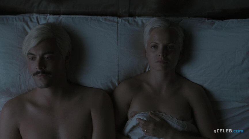 3. Mena Suvari nude – Garden of Eden (2008)