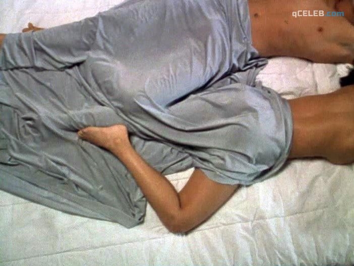 3. Amy Weber sexy – The Contract (2002)