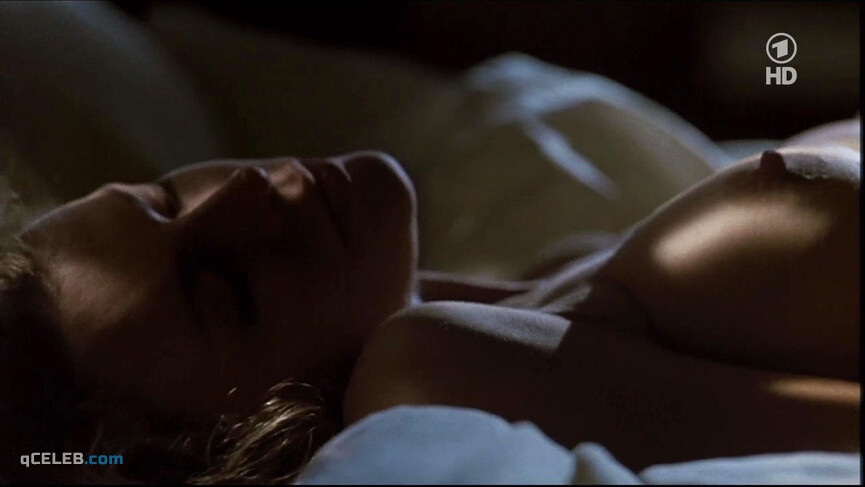 3. Kim Basinger nude – Final Analysis (1992)