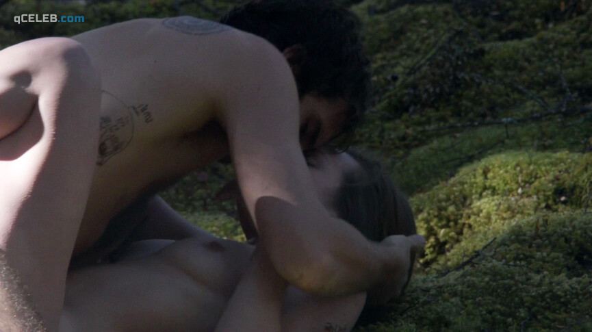 1. Elisabeth Moss nude – Top of the Lake s01e05 (2013)