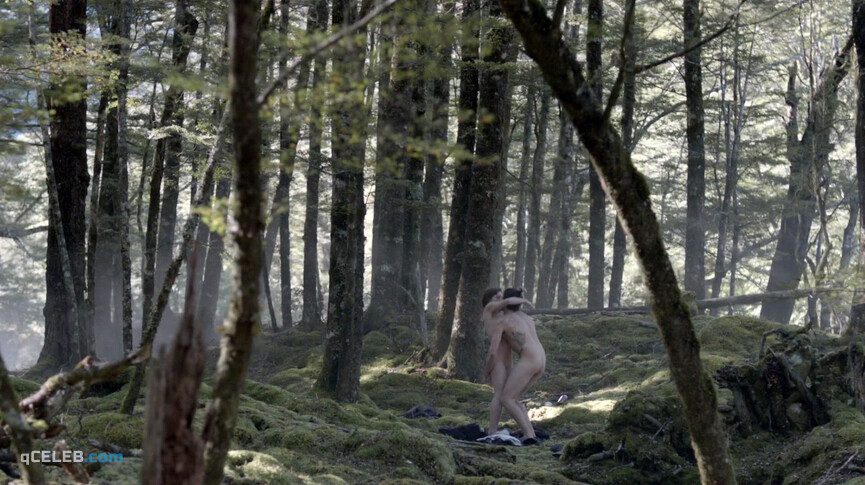 3. Elisabeth Moss nude – Top of the Lake s01e05 (2013)