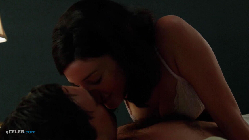 2. Jessica Pare sexy – Mad Men s06e01 (2013)