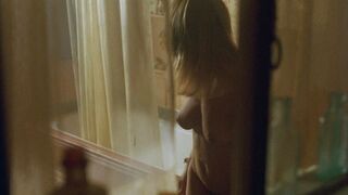 Rosanna Arquette nude – Nowhere to Run (1993)