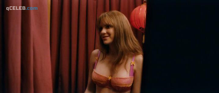 2. Anna Faris sexy, Rose Byrne sexy – I Give It a Year (2013)