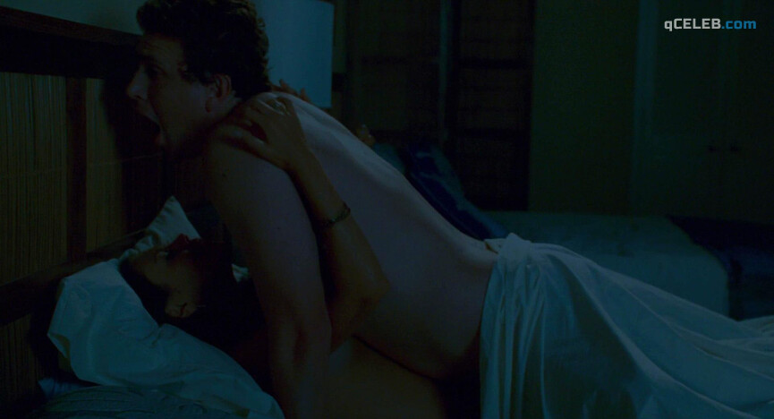 3. Kristen Bell sexy, Mila Kunis sexy – Forgetting Sarah Marshall (2008)