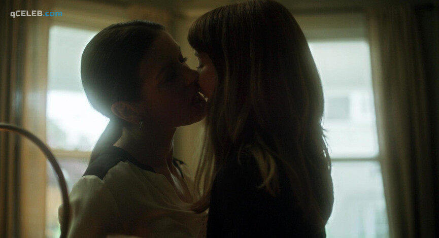 3. Rooney Mara nude, Catherine Zeta-Jones sexy – Side Effects (2012)