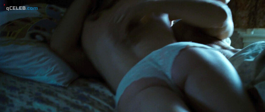 1. Melissa George sexy – The Amityville Horror (2005)