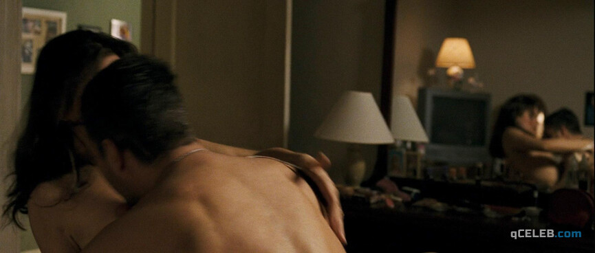 1. Amanda Peet sexy – What Doesn't Kill You (2008)