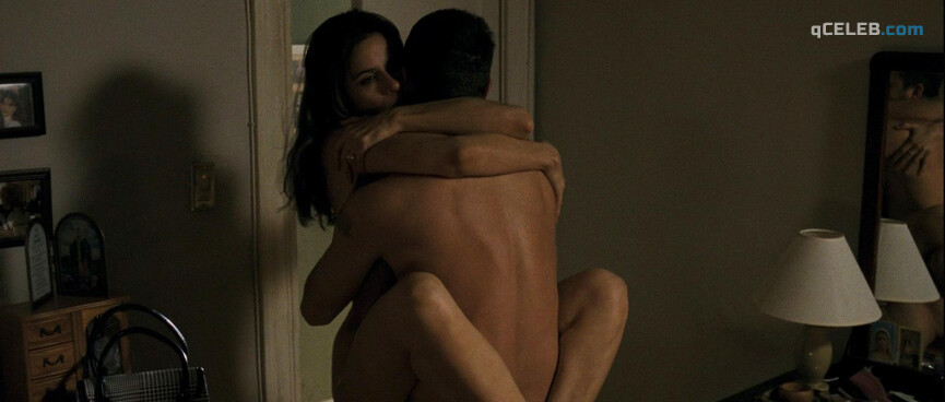 3. Amanda Peet sexy – What Doesn't Kill You (2008)