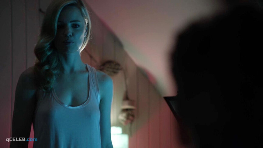 1. Melissa George sexy – Bag of Bones (2011)