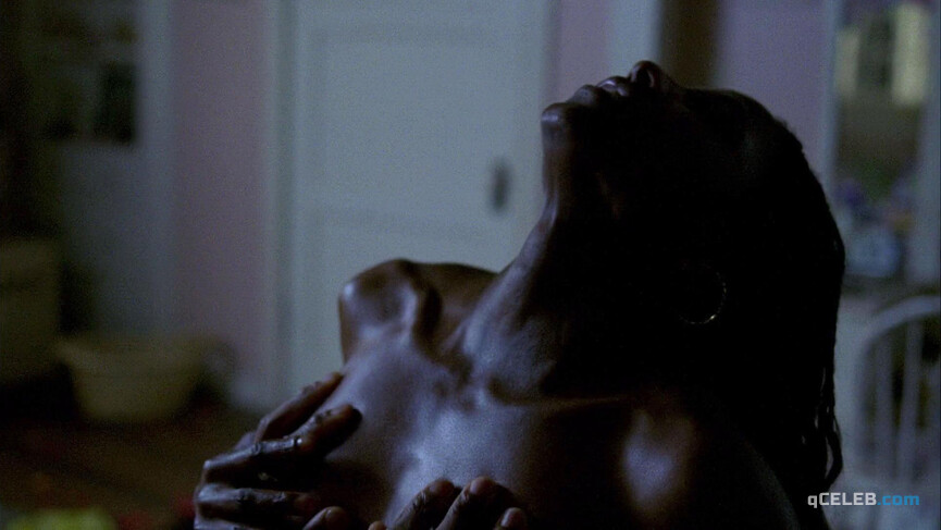 3. Rutina Wesley sexy – True Blood s02 (2009)