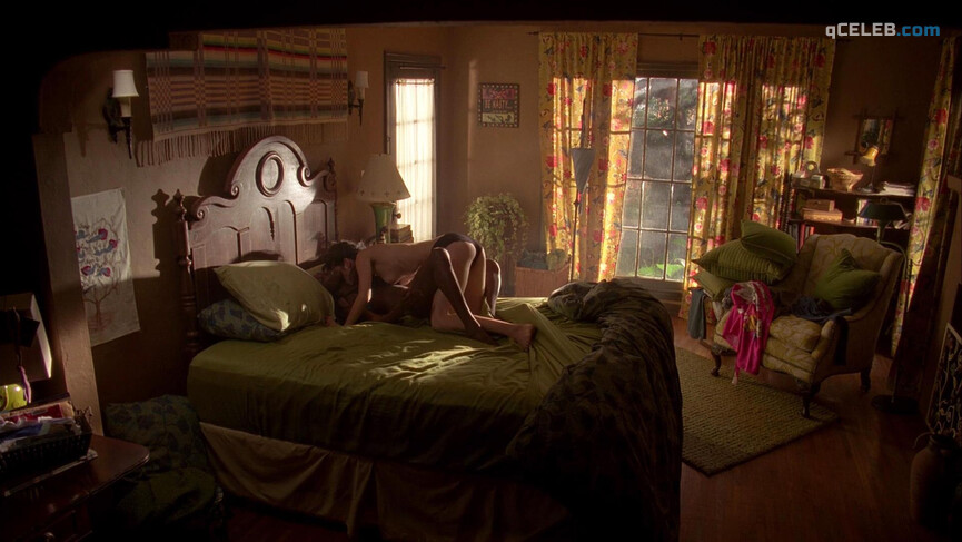 2. Rutina Wesley sexy, Vedette Lim nude – True Blood s04 (2011)