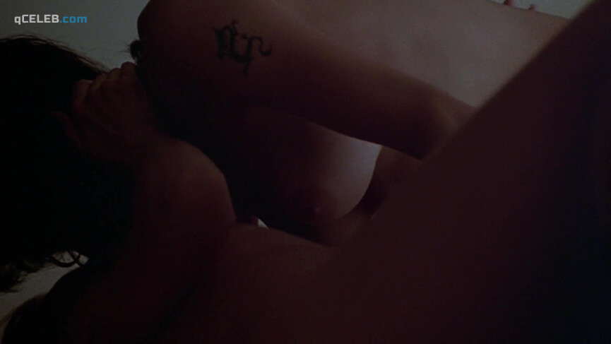 3. Angelina Jolie nude, Elizabeth Mitchell nude – Gia (1998)
