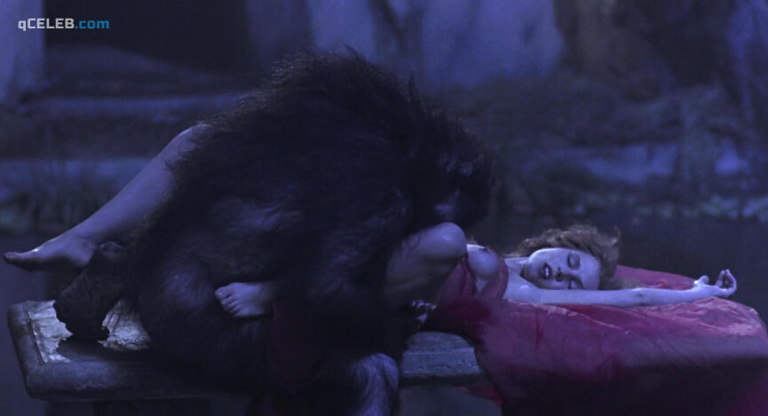 1. Sadie Frost nude – Bram Stoker's Dracula (1992)