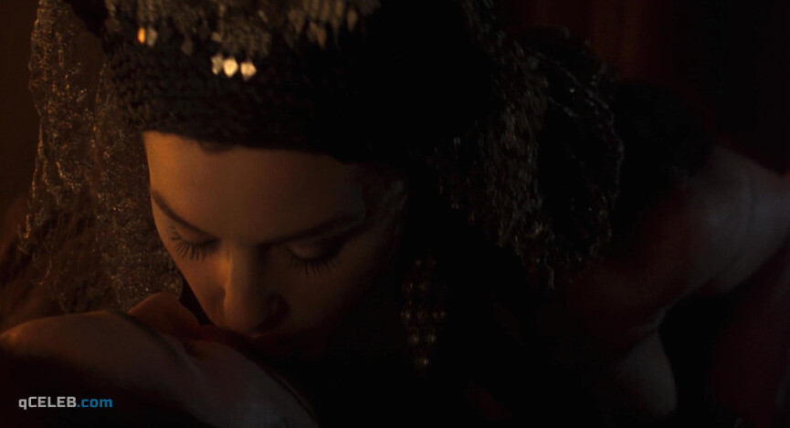 2. Monica Bellucci nude – Bram Stoker's Dracula (1992)