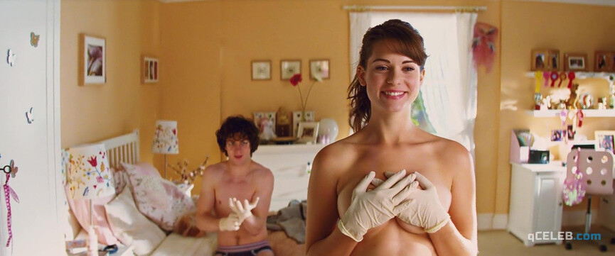 1. Lyndsy Fonseca sexy – Kick-Ass (2010)
