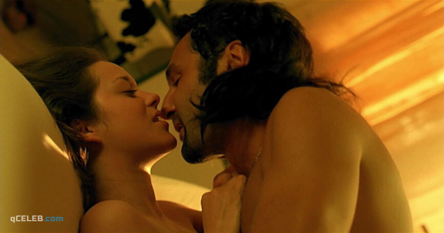 3. Marion Cotillard nude – Love Me If You Dare (2003)