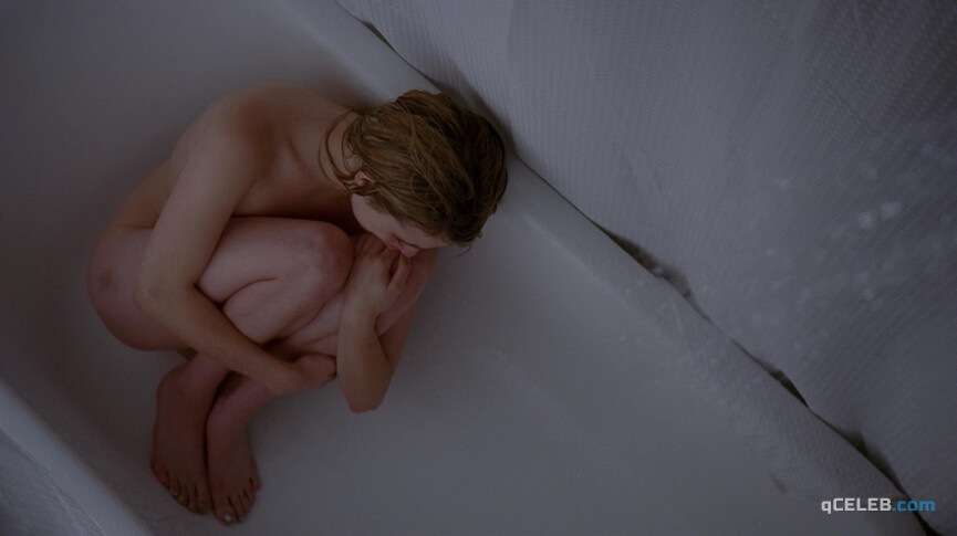 1. Emma Roberts sexy – American Horror Story s03e01-02 (2013)