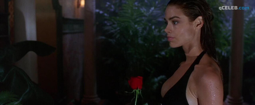 2. Denise Richards sexy – Valentine (2001)