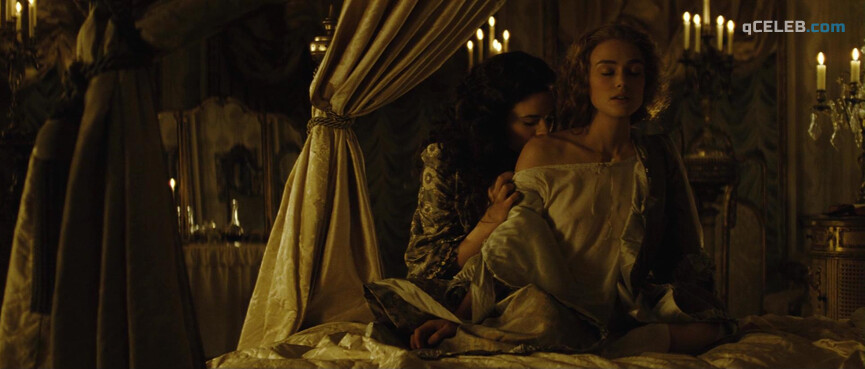 2. Keira Knightley nude, Hayley Atwell sexy – The Duchess (2008)