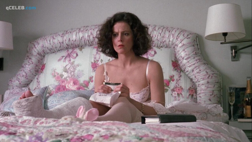 3. Sigourney Weaver sexy – Working Girl (1988)