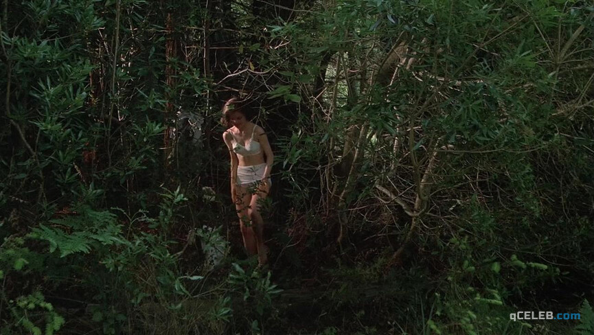 3. Elizabeth McGovern nude – Racing with the Moon (1984)