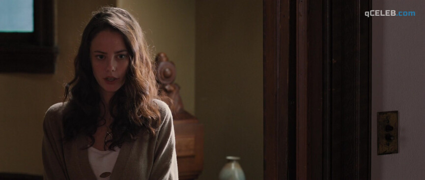 13. Jessica Biel sexy, Kaya Scodelario sexy – The Truth About Emanuel (2013)
