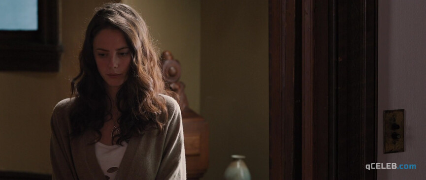 20. Jessica Biel sexy, Kaya Scodelario sexy – The Truth About Emanuel (2013)