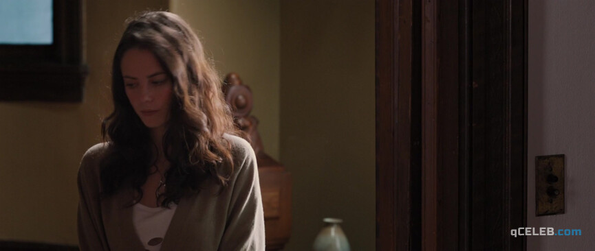21. Jessica Biel sexy, Kaya Scodelario sexy – The Truth About Emanuel (2013)