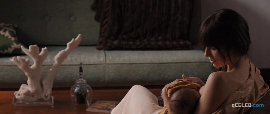 22. Jessica Biel sexy, Kaya Scodelario sexy – The Truth About Emanuel (2013)