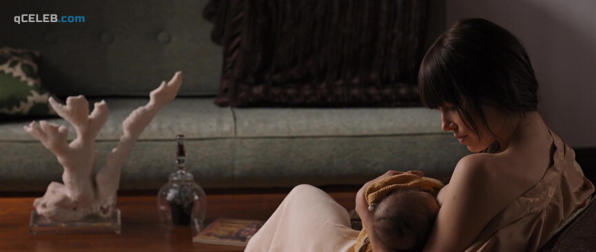 24. Jessica Biel sexy, Kaya Scodelario sexy – The Truth About Emanuel (2013)