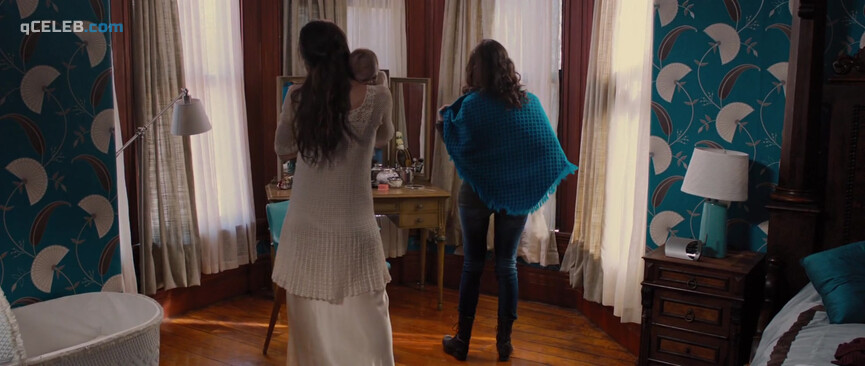 28. Jessica Biel sexy, Kaya Scodelario sexy – The Truth About Emanuel (2013)