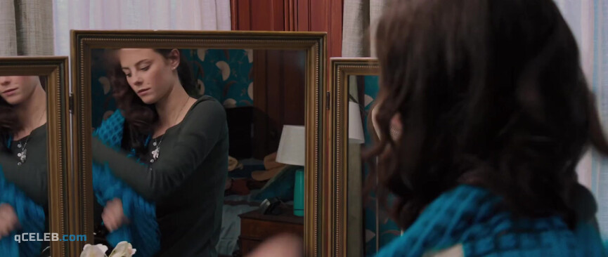 29. Jessica Biel sexy, Kaya Scodelario sexy – The Truth About Emanuel (2013)