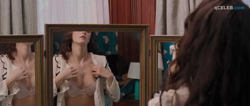 44. Jessica Biel sexy, Kaya Scodelario sexy – The Truth About Emanuel (2013)