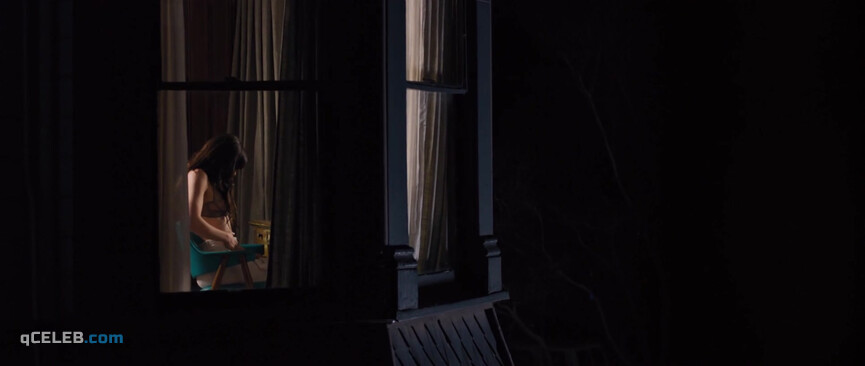 71. Jessica Biel sexy, Kaya Scodelario sexy – The Truth About Emanuel (2013)