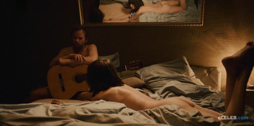 3. Anna Thalbach nude – Wir sind die Rosinskis (2016)