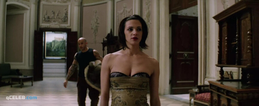 2. Asia Argento sexy – xXx (2002)