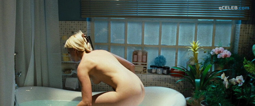 3. Amy Smart nude – Mirrors (2008)