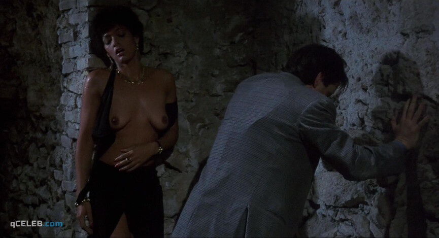1. Raffaella Offidani nude, Barbara Crampton sexy – Castle Freak (1995)