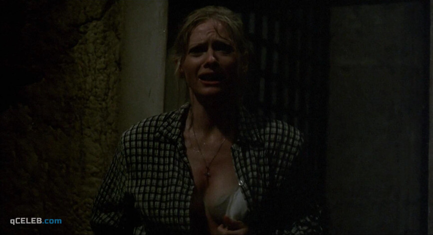 2. Raffaella Offidani nude, Barbara Crampton sexy – Castle Freak (1995)