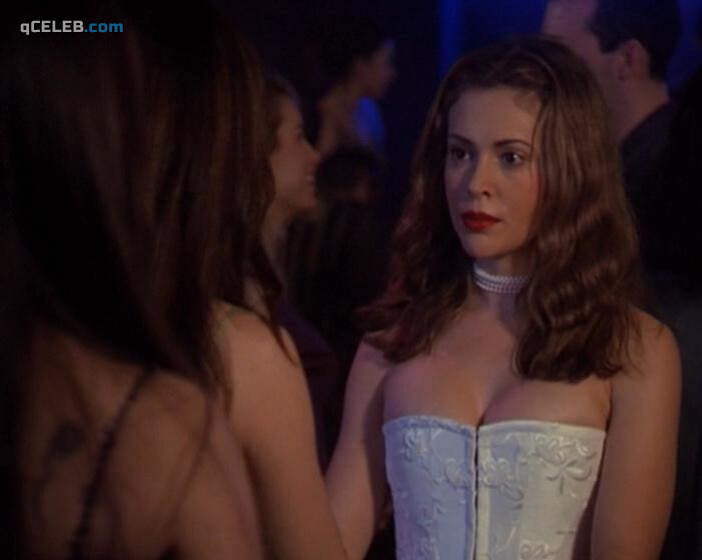 2. Alyssa Milano sexy – Charmed s03e07-22 (2000)