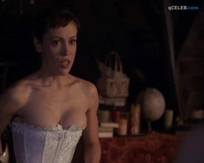 1. Alyssa Milano sexy – Charmed s04 (2001)