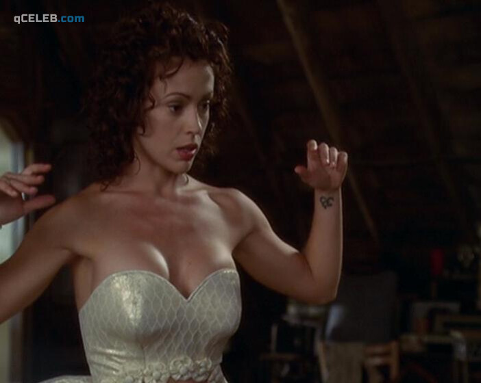 3. Alyssa Milano sexy – Charmed s05e03-23 (2002)