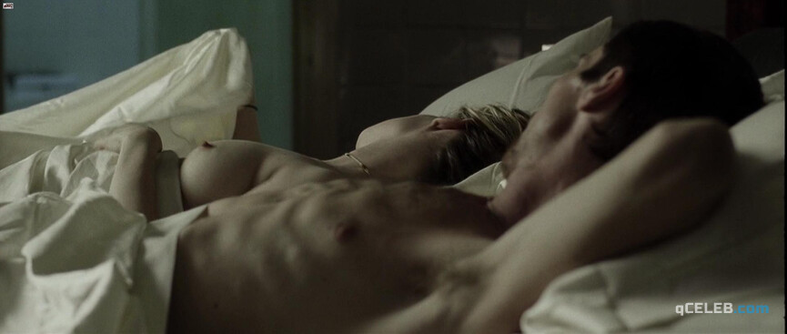 1. Jennifer Jason Leigh nude – The Machinist (2004)