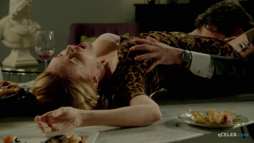 1. Heather Graham sexy, Carrie-Anne Moss sexy – Compulsion (2013)