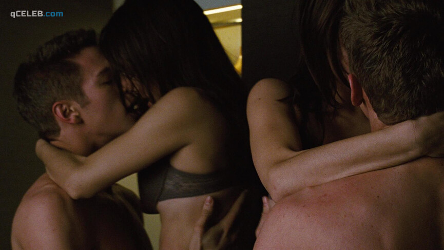 1. Rachel Bilson sexy – Jumper (2008)