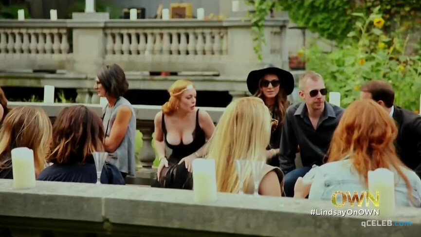 2. Lindsay Lohan sexy – Lindsay s01e01 (2014)