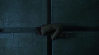 Halle Berry nude – Gothika (2003)